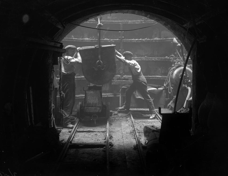 Illustration for article titled How Corpses Helped Shape the London Underground